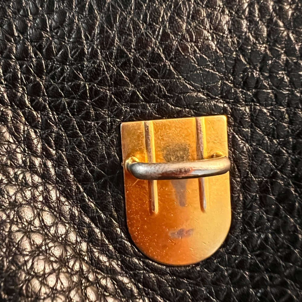 💯 Prada Black Leather Handbag - Picture 14 of 16